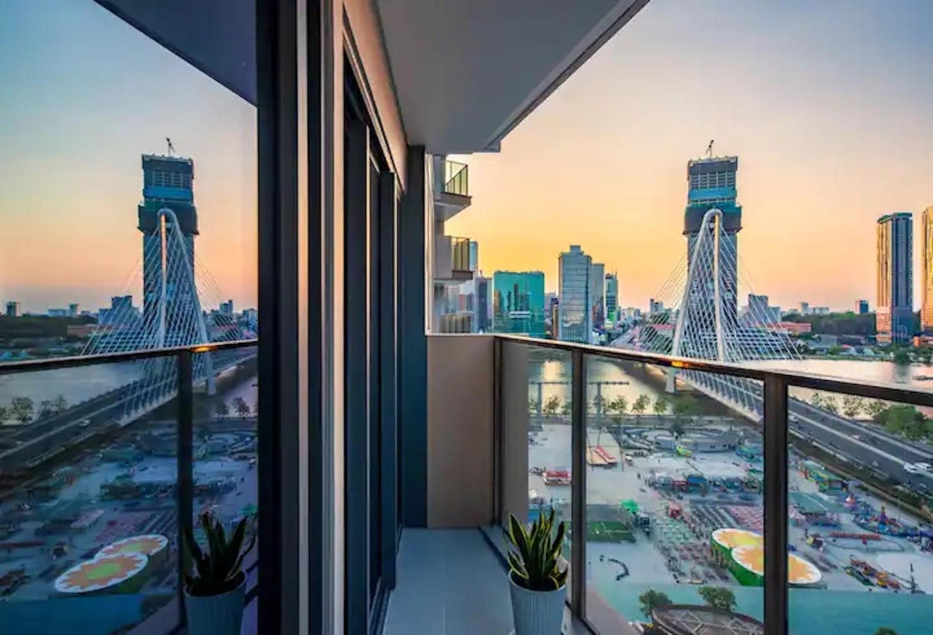 The Opera Apartment Cental Saigon Free Pool-Gym-Sauna Room- Golf Mini Ho Şi Min Dış mekan fotoğraf