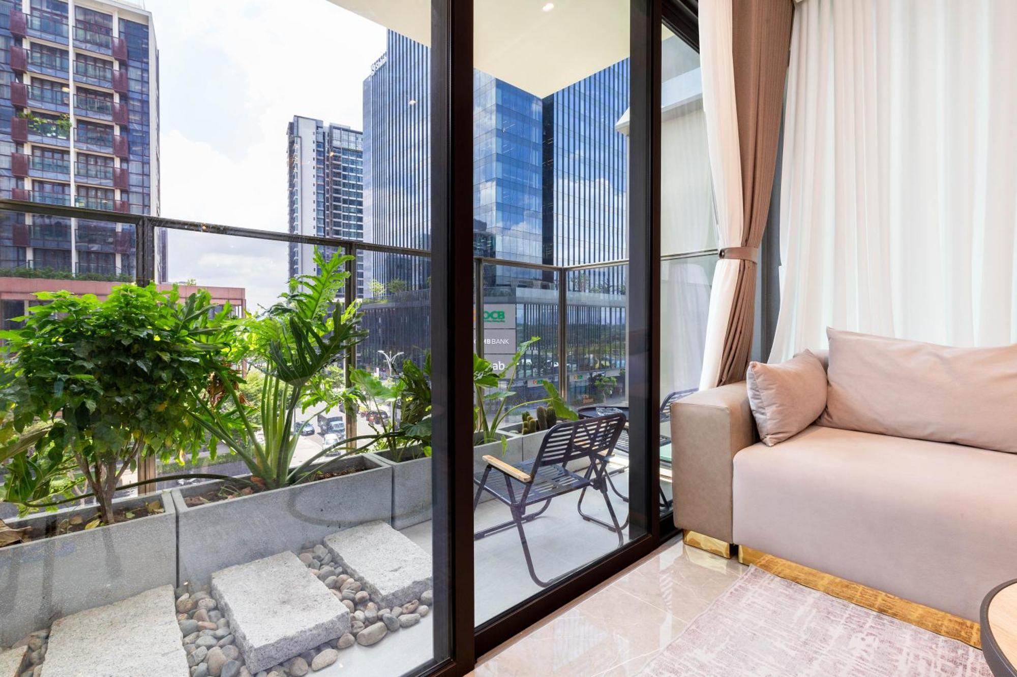 The Opera Apartment Cental Saigon Free Pool-Gym-Sauna Room- Golf Mini Ho Şi Min Dış mekan fotoğraf