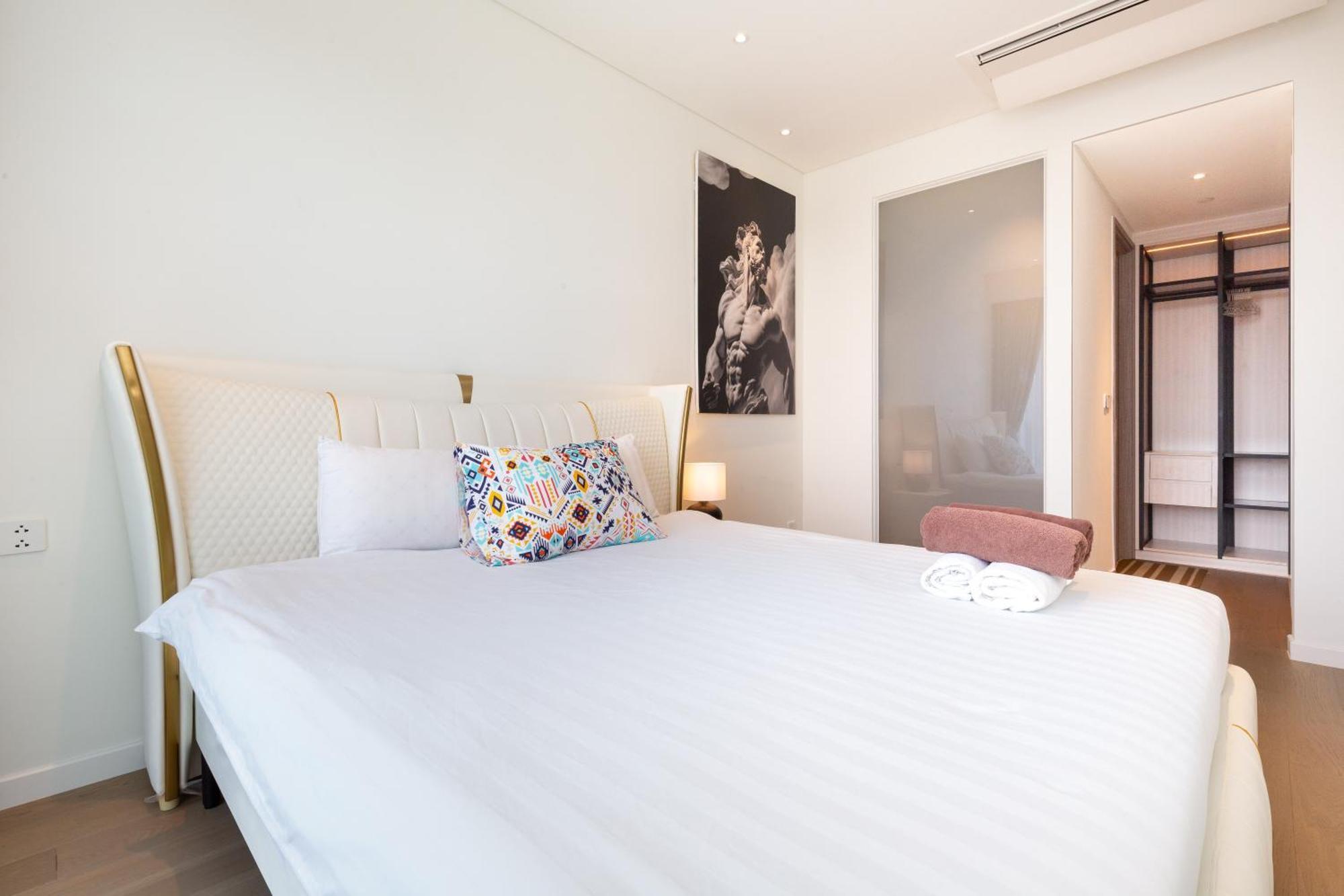 The Opera Apartment Cental Saigon Free Pool-Gym-Sauna Room- Golf Mini Ho Şi Min Dış mekan fotoğraf